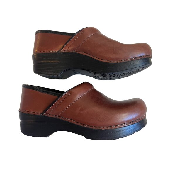 Dansko Professional Oiled Brown Leather Clogs, Size 38 7.5 - Picture 1 of 5